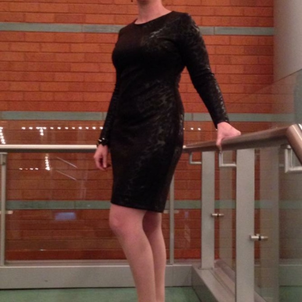 Sophisticated & sexy black Badgely Mishka dress